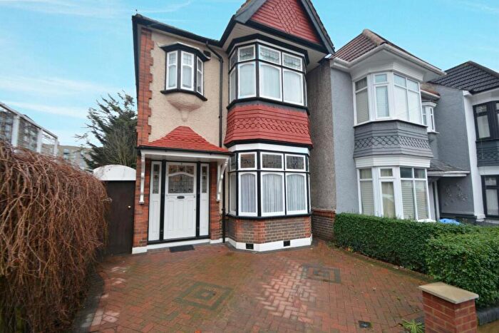 3 Bedroom End Of Terrace House For Sale In Cecil Avenue, Wembley, HA9