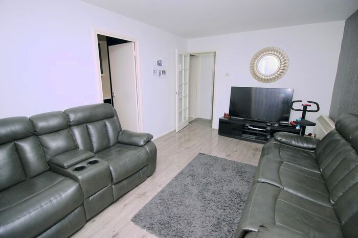 1 Bedroom Flat To Rent In Burket Close, Southall, Greater London, UB2