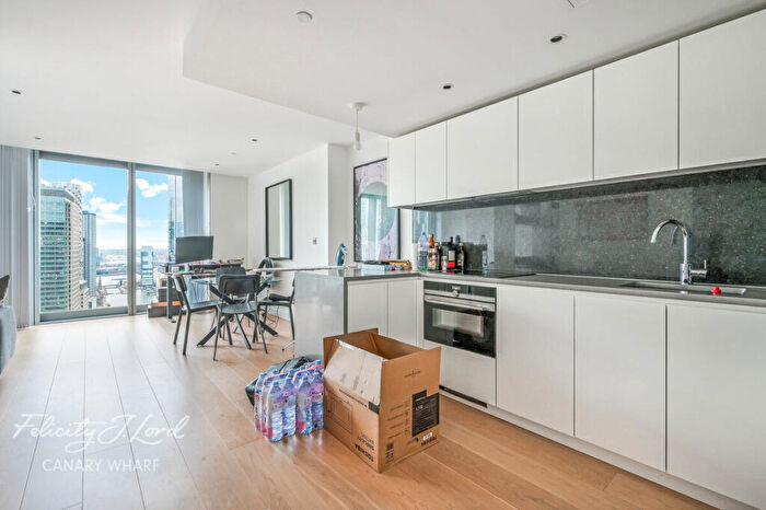 Studio For Sale In Landmark Pinnacle, Marsh Wall, London, E14