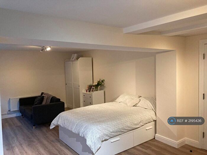 Studio To Rent In Bells Square, Sheffield, S1