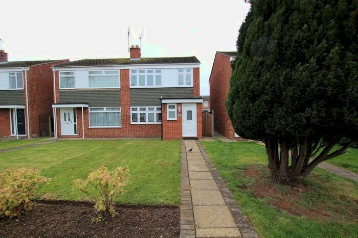 3 Bedroom Semi-Detached House To Rent In Durants Walk, Wickford, SS12