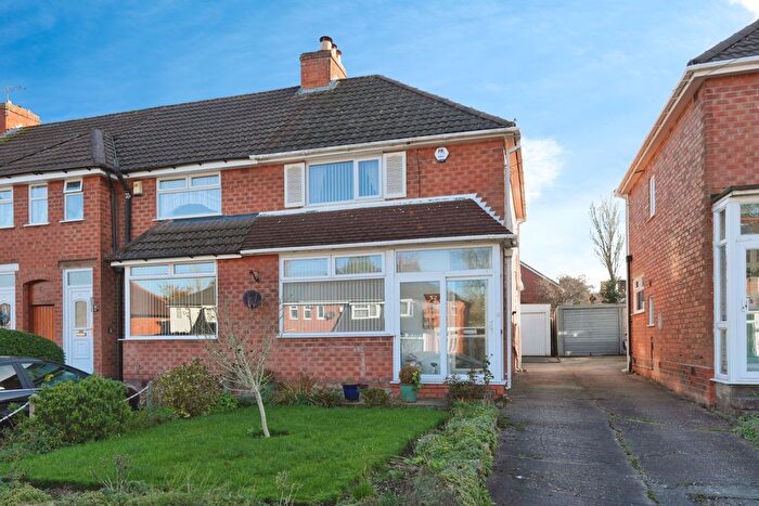 2 Bedroom End Terrace House For Sale In Kingswood Road, Birmingham, B31