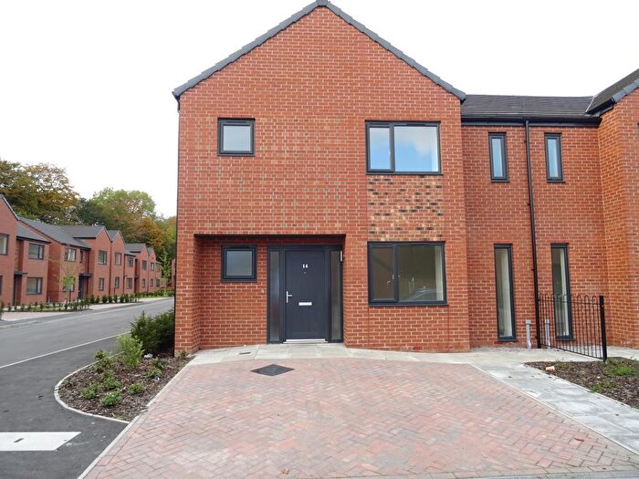 3 Bedroom Semi Detached House To Rent In Worsley, Manchester, M28