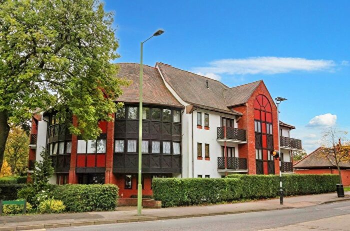 1 Bedroom Flat For Sale In Norton Way South, Letchworth Garden City, SG6