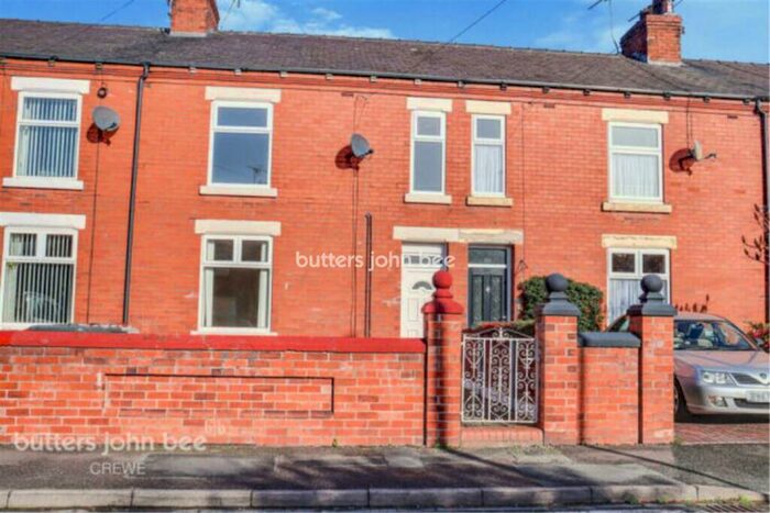 3 Bedroom Semi-Detached House To Rent In Henry Street, CW1