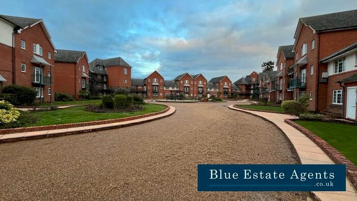 2 Bedroom Flat To Rent In St Leonards Road, Windsor, SL4