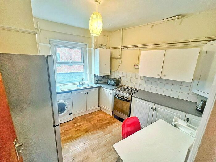 4 Bedroom Flat To Rent In Wick Road, London, E9
