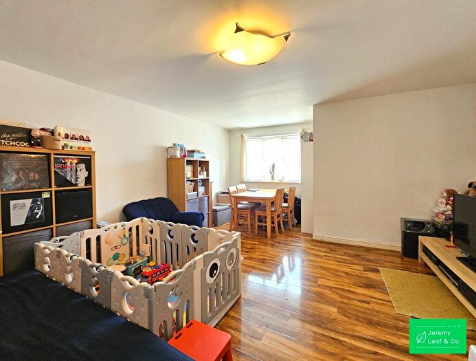 2 Bedroom Flat To Rent In Vanderville Gardens, East Finchley, N2
