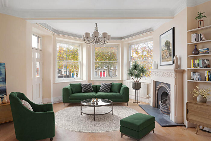 3 Bedroom Apartment For Sale In Ashburnham Road, London, SW10