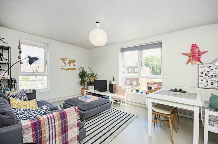 1 Bedroom Flat To Rent In Lansdowne Drive, London Fields, London, E8