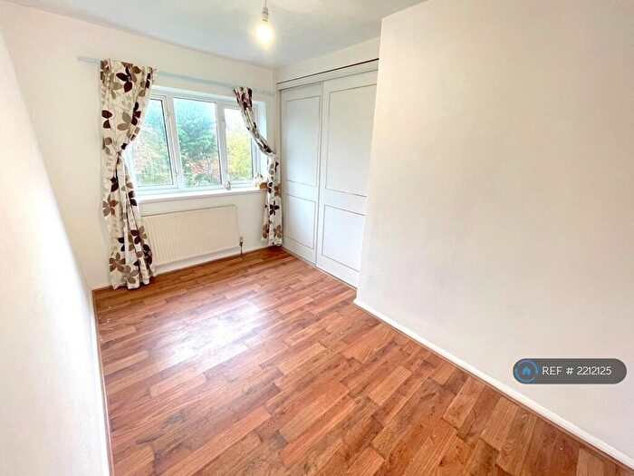 4 Bedroom Semi-Detached House To Rent In Windermere Road, Middleton, Manchester, M24