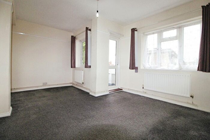 1 Bedroom Flat To Rent In Gauntlett Court, Harrow Road, Sudbury, HA0