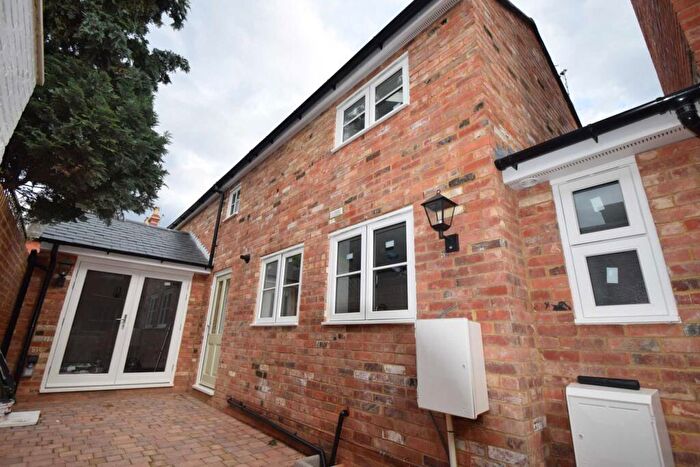 2 Bedroom Mews To Rent In Reading Road, Henley-on-Thames, RG9