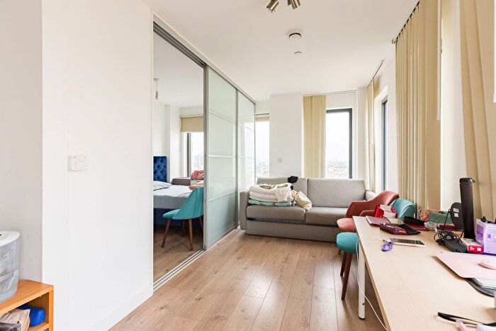 1 Bedroom Flat To Rent In Legacy Tower, Stratford, Stratford, London, E15