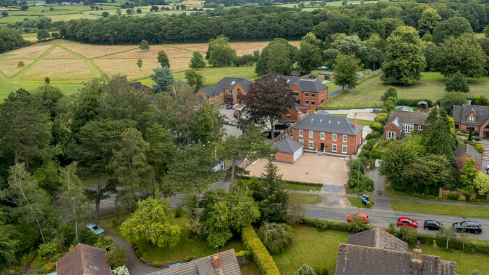 6 Bedroom Detached House For Sale In Barton Road Market Bosworth, Warwickshire, CV13