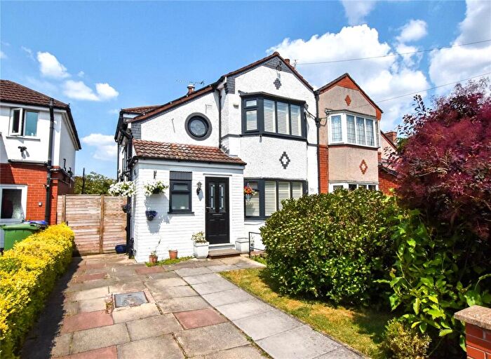 3 Bedroom Semi-Detached House For Sale In Whitehaven Gardens, Didsbury, M20