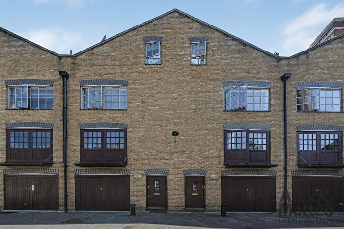 4 Bedroom House To Rent In Pump House Close, Rotherhithe, SE16