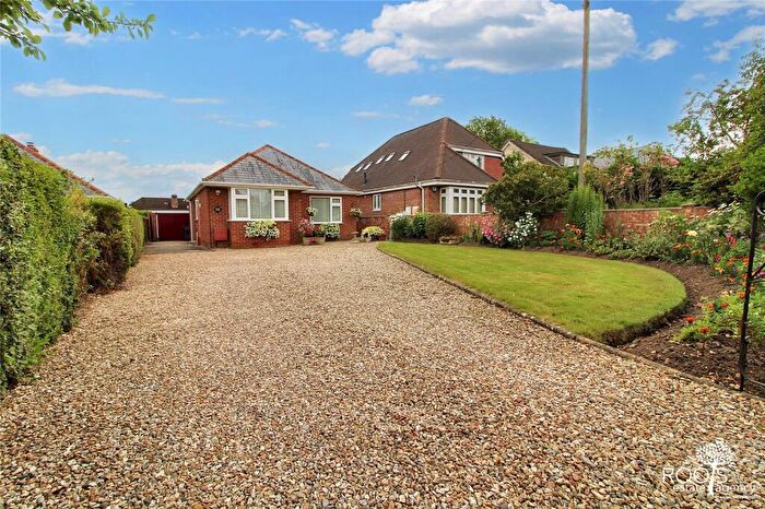 3 Bedroom Bungalow For Sale In Elmhurst Road, Thatcham, West Berkshire, RG18