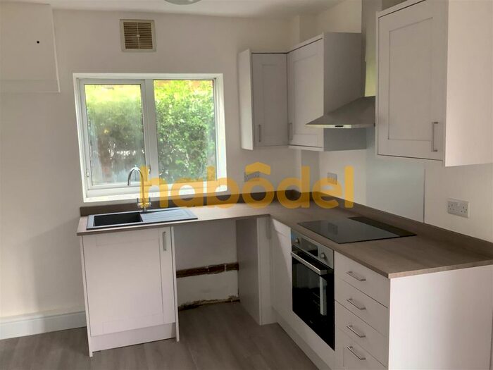 3 Bedroom Semi-Detached House To Rent In Inglewood Drive, Wolstanton, Newcastle-Under-Lyme, ST5