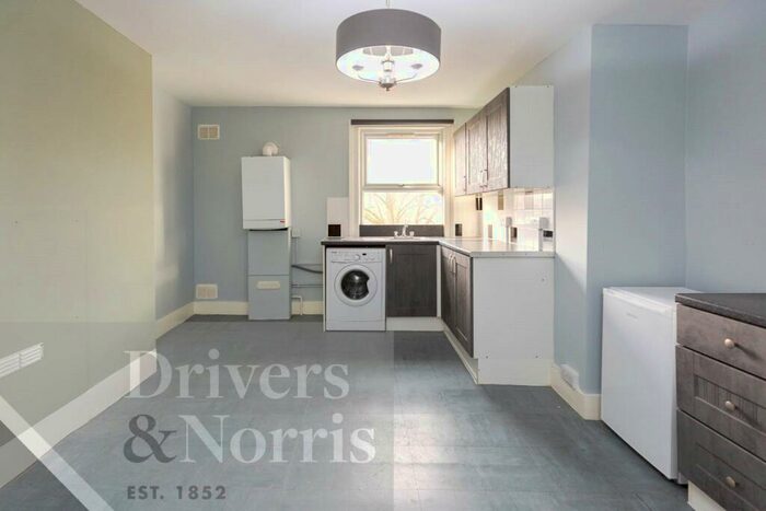2 Bedroom Apartment To Rent In Holloway Road, Islington, London, N7