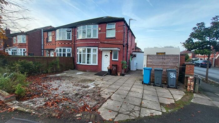 3 Bedroom Semi-Detached House To Rent In Parrs Wood Road, Didsbury, Manchester, M20