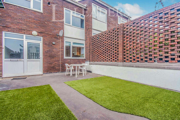 2 Bedroom Apartment To Rent In Abbey End, Kenilworth, CV8