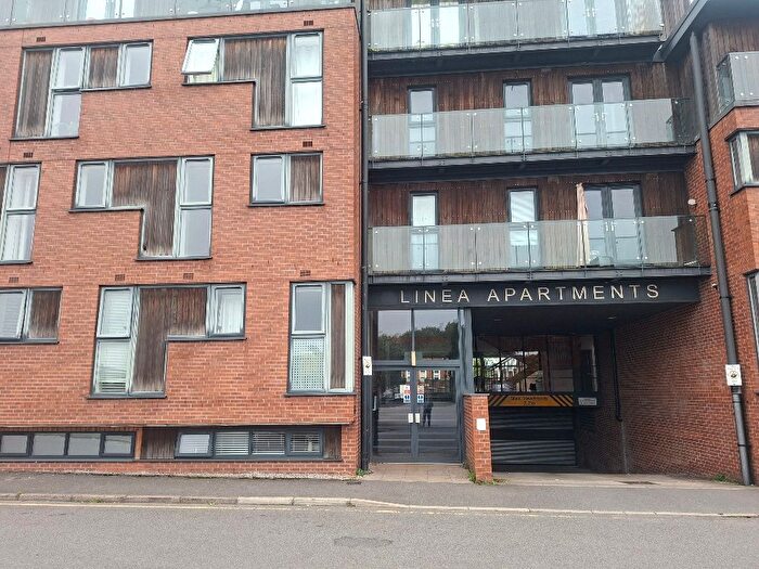 2 Bedroom Flat To Rent In Dunstall Street, Scunthorpe, DN15
