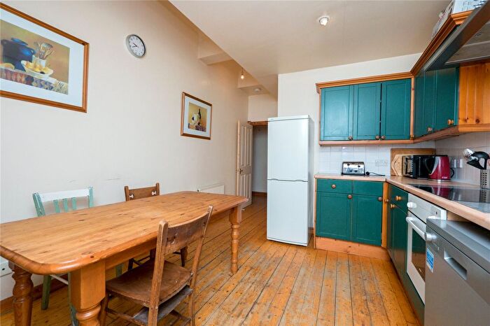 4 Bedroom Flat To Rent In () Drummond Street, Edinburgh, EH8