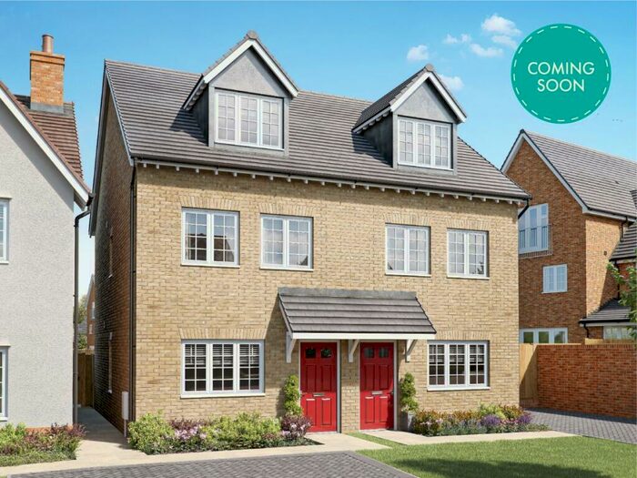 3 Bedroom Semi-Detached House To Rent In Triple Avenue, Braintree, CM7