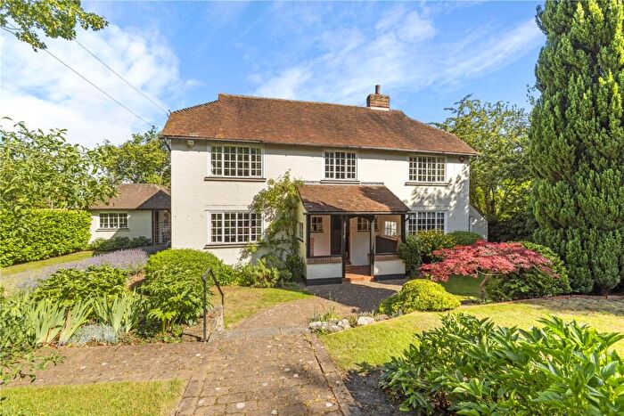 4 Bedroom Detached House For Sale In The Ridgeway, Guildford, Surrey, GU1