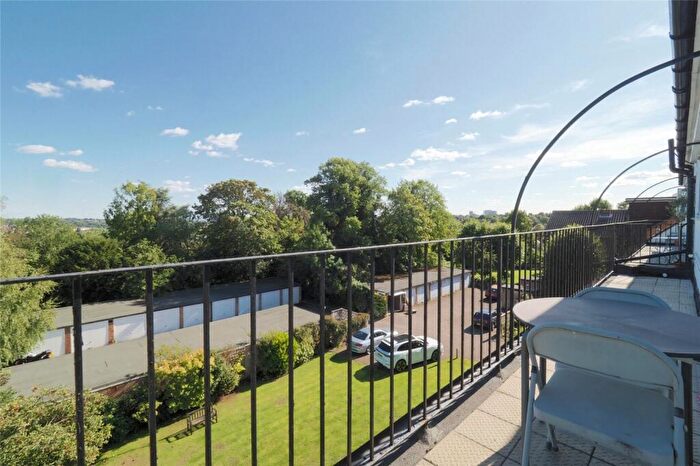 2 Bedroom Penthouse To Rent In Lyonsdown Road, New Barnet, Barnet, Hertfordshire, EN5