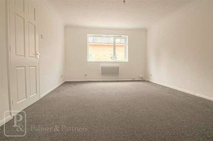 3 Bedroom Apartment To Rent In Drury Road, Colchester, CO2