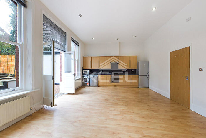 1 Bedroom Apartment To Rent In Finchley Road, Hampstead, London, NW3