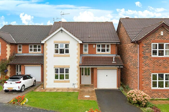 4 Bedroom Detached House For Sale In Hookstone Grange Way, Harrogate, HG2