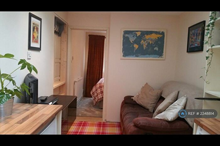 1 Bedroom Flat To Rent In Bushy Hill Drive, Guildford, GU1