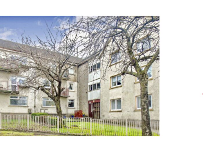 3 Bedroom Flat To Rent In Deedes Street, Airdrie, ML6