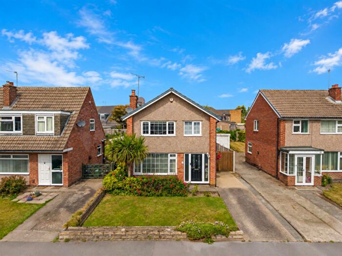 3 Bedroom Detached House For Sale In Plantation Gardens, Alwoodley, LS17