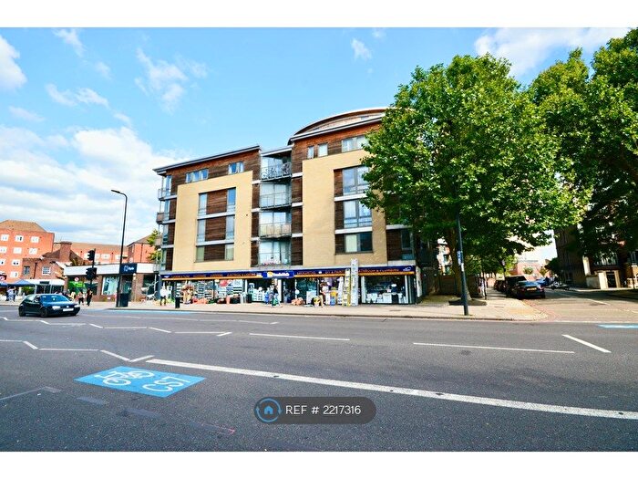 2 Bedroom Flat To Rent In Ashfield Court, London, SW9