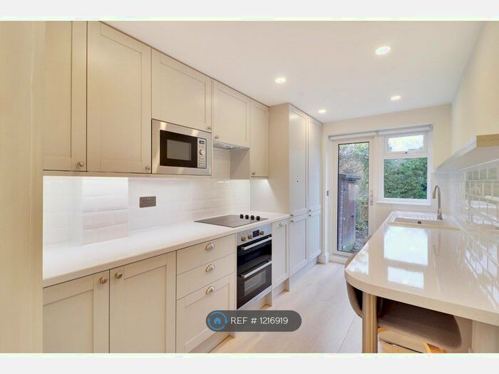 3 Bedroom Flat To Rent In Lansdowne Road, Tunbridge Wells TN1