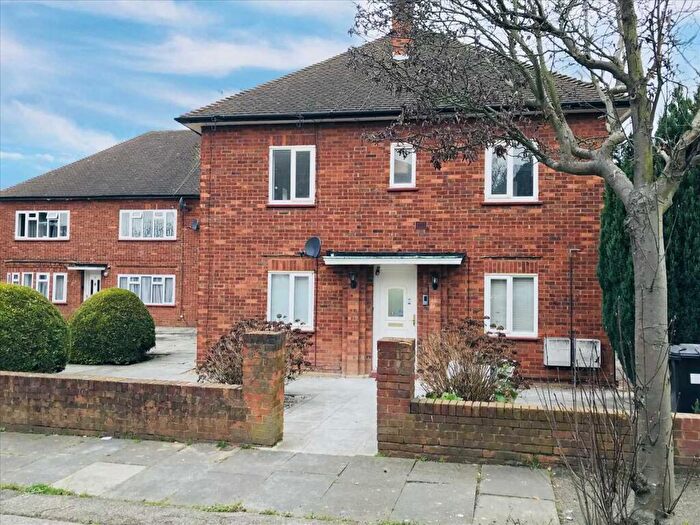 2 Bedroom Apartment To Rent In East Lodge, Holly Park Gardens, Finchley, Finchley, N3