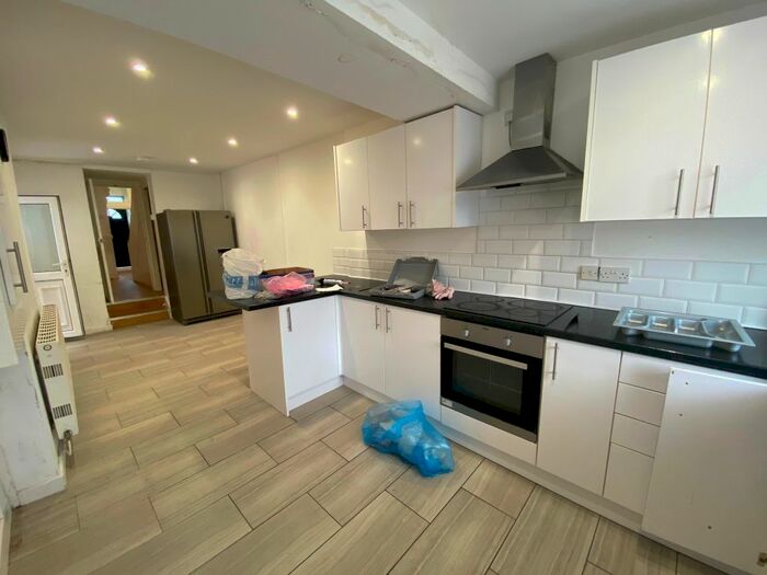 4 Bedroom Terraced House To Rent In Hanover Street, Mount Pleasant, Swansea SA1