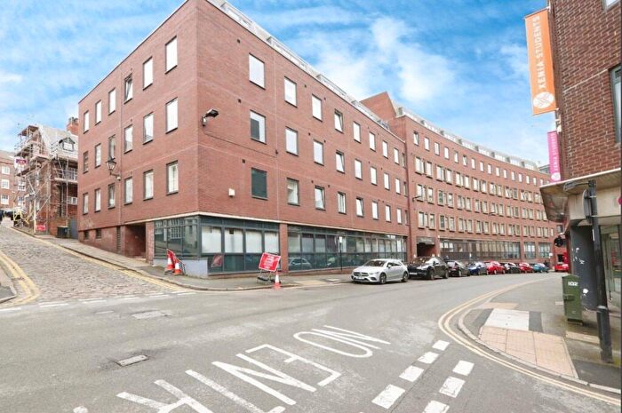 2 Bedroom Apartment To Rent In Queen Street, Sheffield, South Yorkshire, S1