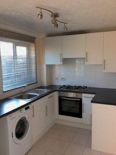 3 Bedroom Terraced House To Rent In Bed House, OX14