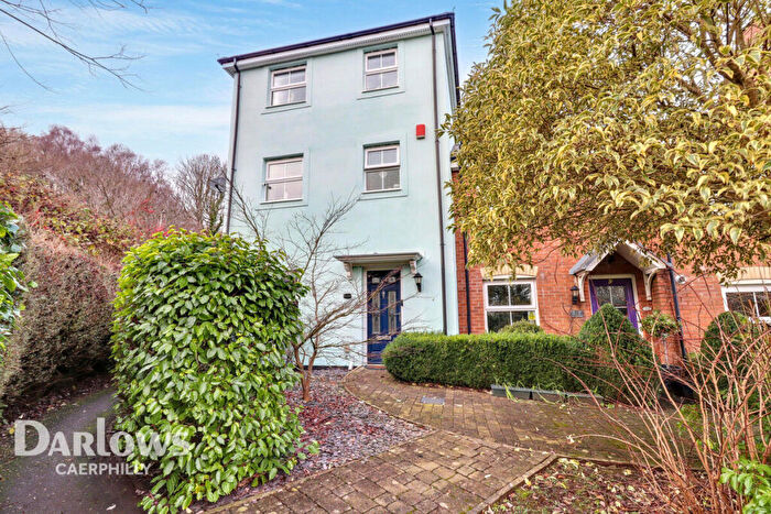 4 Bedroom Town House For Sale In Dragon Way, Hengoed, CF82