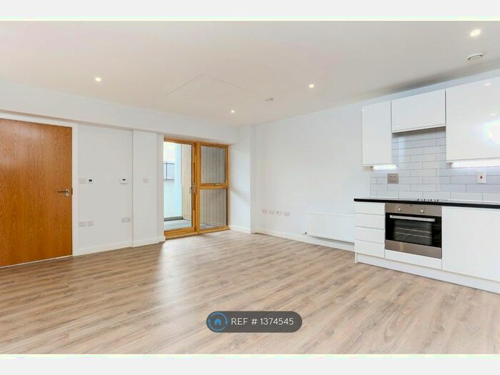 Studio To Rent In Royal Sovereign House, London, SE18