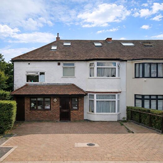 Studio To Rent In Leeside Crescent, London, NW11