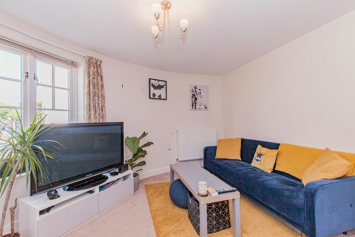 2 Bedroom Flat To Rent In The Vineyard, Abingdon, OX14