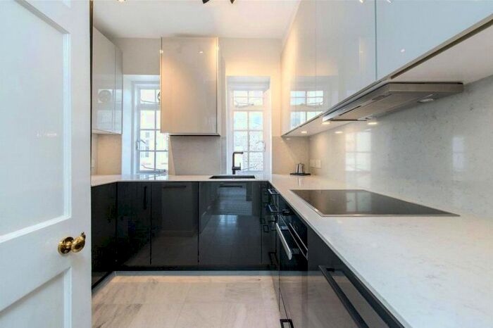 2 Bedroom Flat To Rent In Shepherd Street, Mayfair, London, W1J