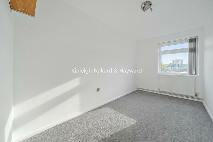 2 Bedroom Flat For Sale In Church Lane, Fortis Green, N2