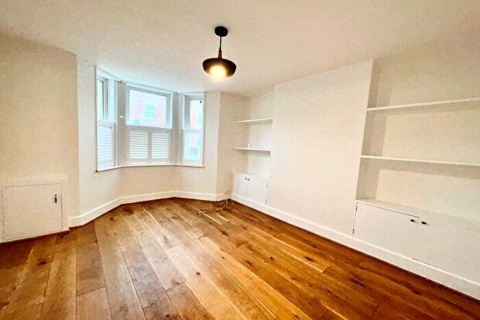 1 Bedroom Flat To Rent In St. James Road, Tunbridge Wells, TN1